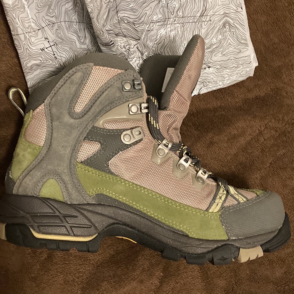 NWT North Face hiking boots - Picture 7 of 14